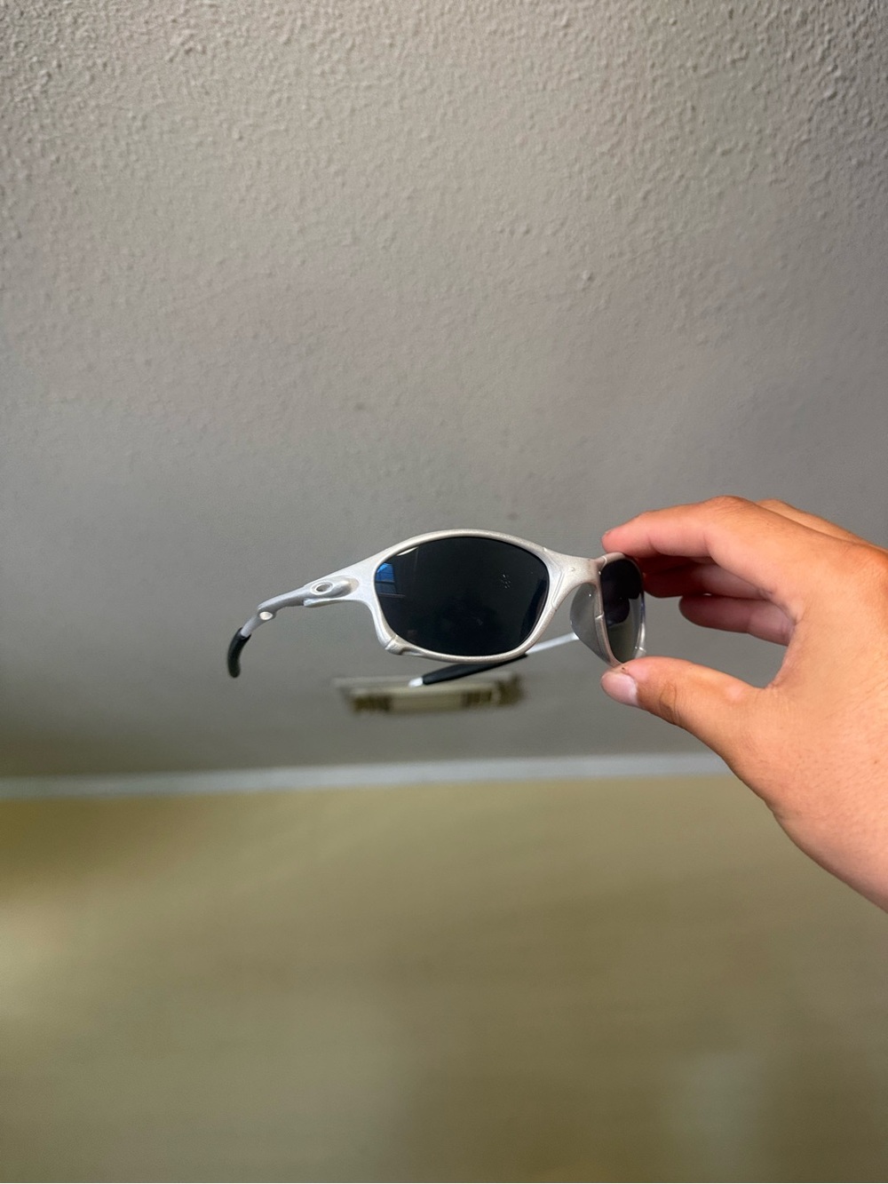 Oaks White Frame Sunglasses with Black Lenses